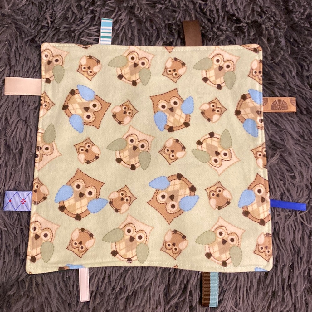 Crinkle tag toy -owl print